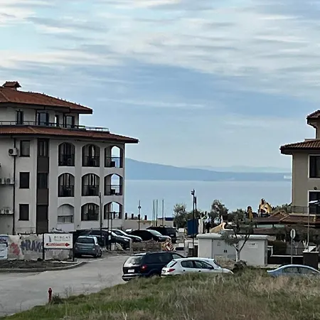 луксозен анастасия-сарафово на 150м от морето Appartement