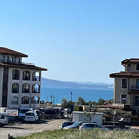 луксозен анастасия-сарафово на 150м от морето Appartement *