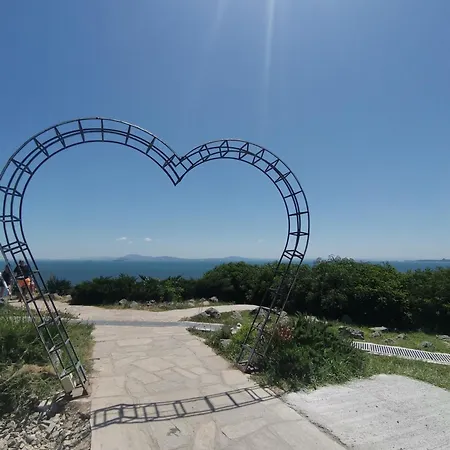 луксозен анастасия-сарафово на 150м от морето Burgas City